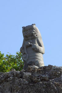 Stone lion on king's tomb